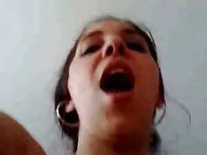 2 lindas videos xxx  ...