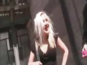 Joven bombón con por ...